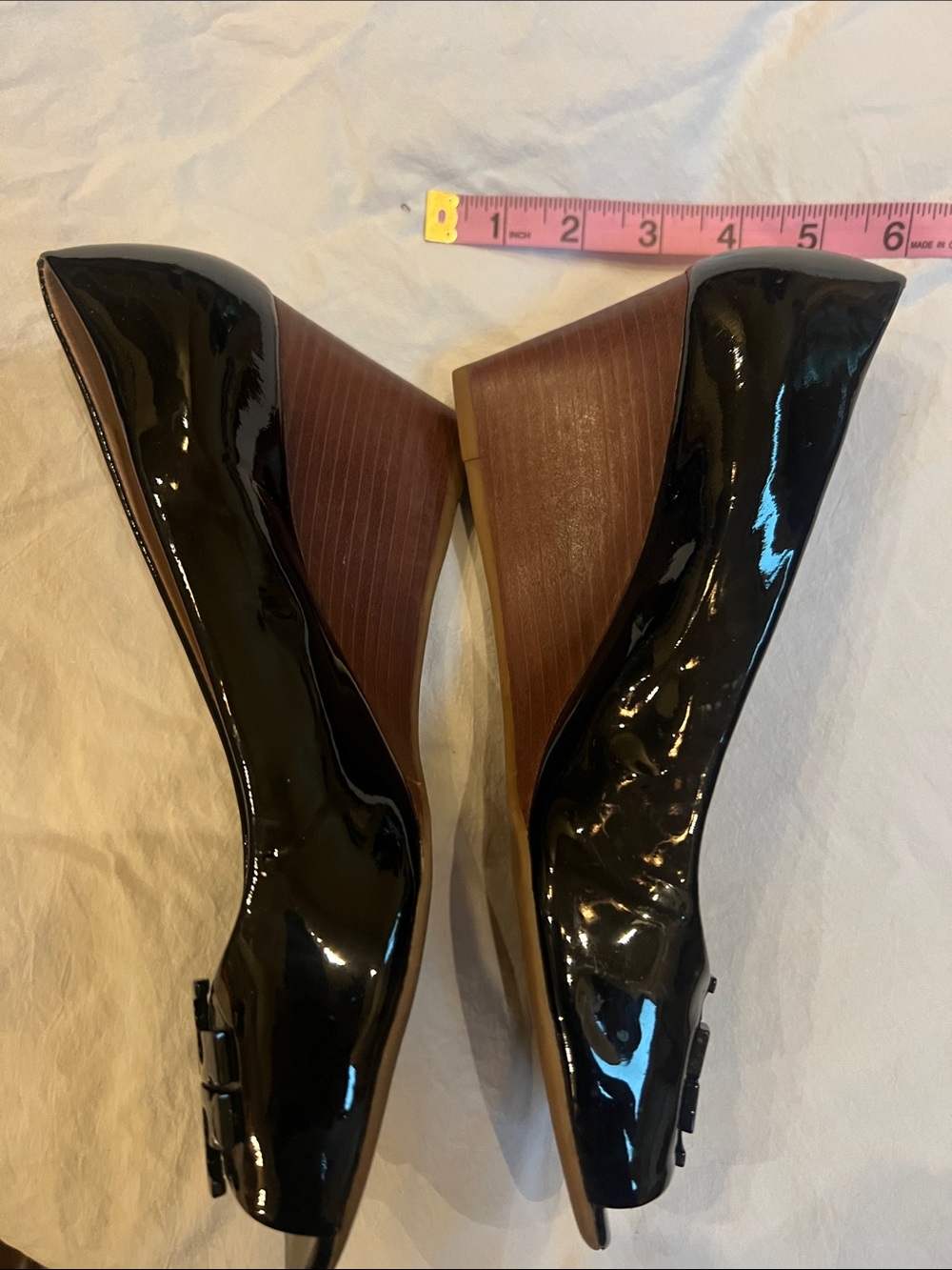 Tory Burch Black Patent Leather Wedge Flats with Logo peep toe 9M - Picture 5 of 10